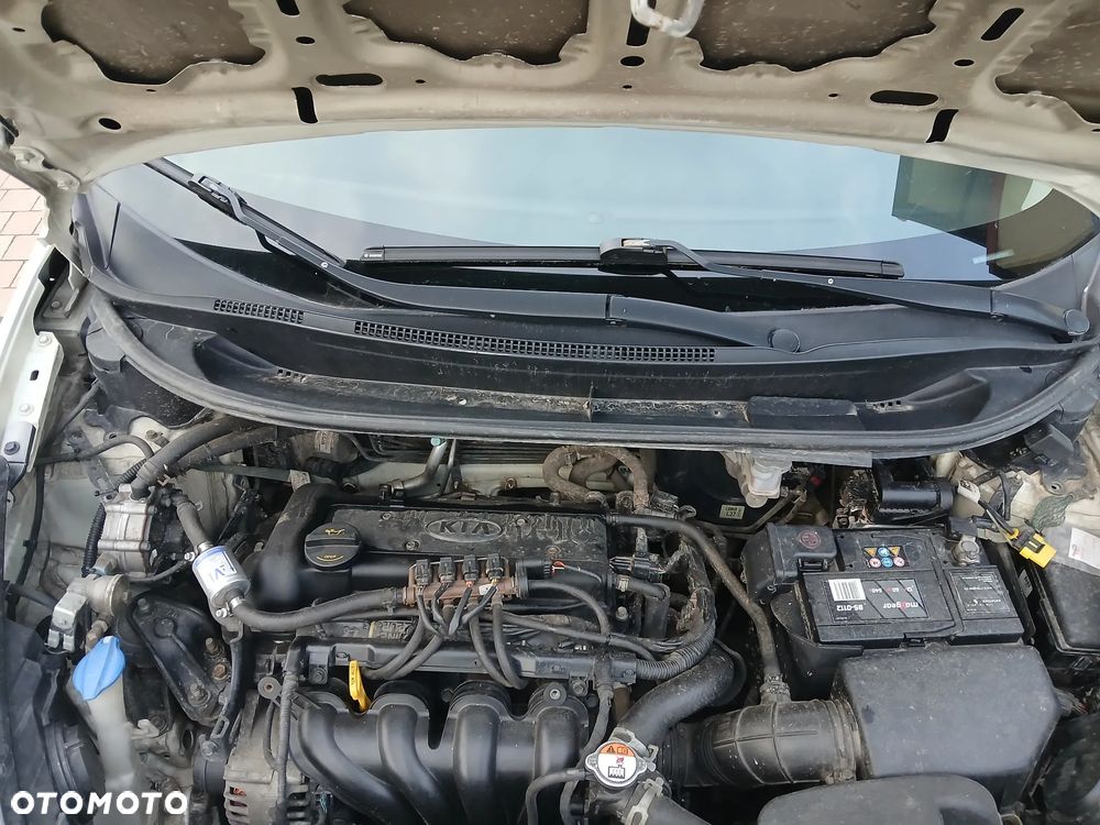 Kia Rio 1.4 L - 14