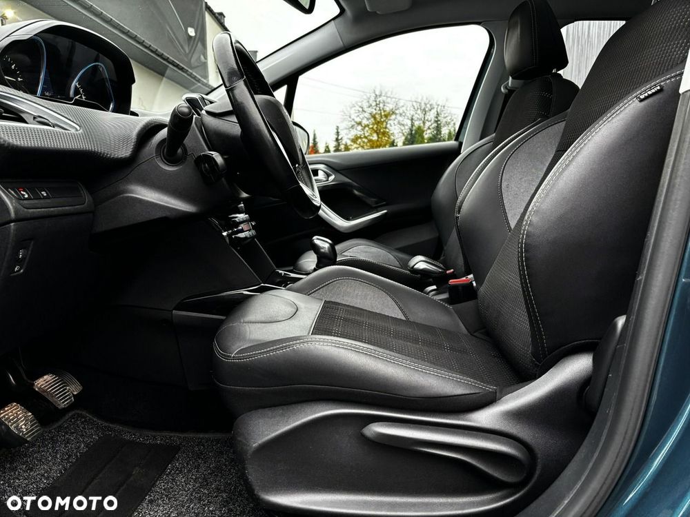 Peugeot 2008 1.2 Pure Tech Allure S&S - 7