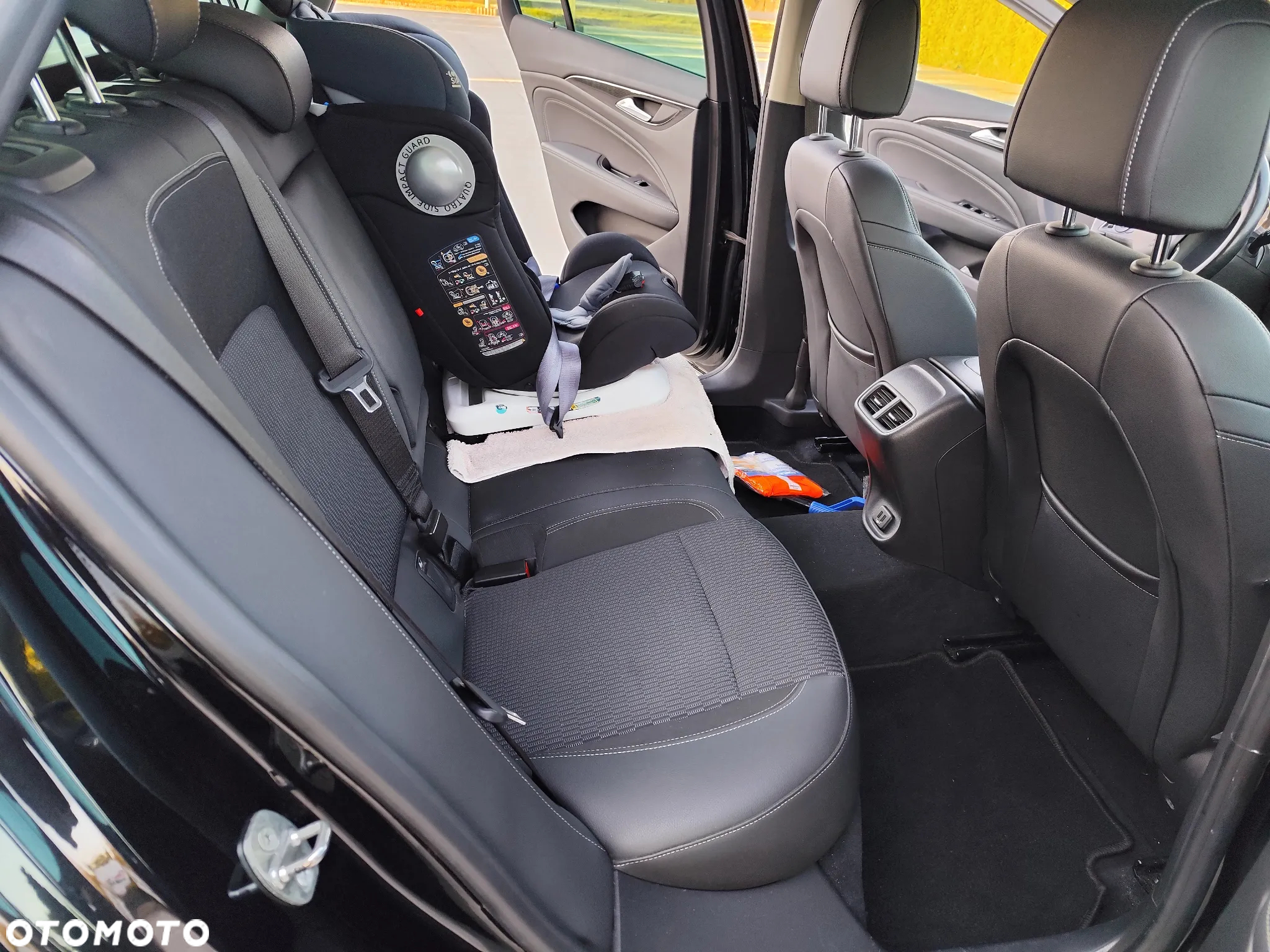 Opel Insignia 2.0 CDTI automatik Business Innovation - 24