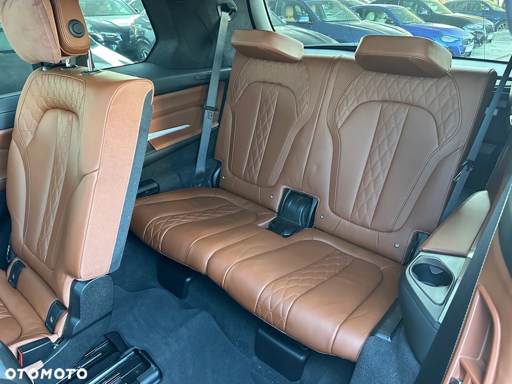 BMW X7 - 28