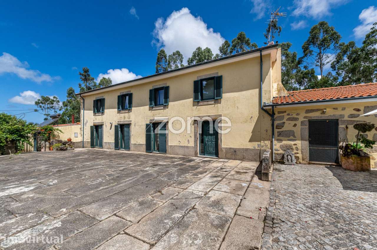 Quinta na Maia e 4 apartamentos com 2.553 m2 de Terreno - Grande imagem: 3/59