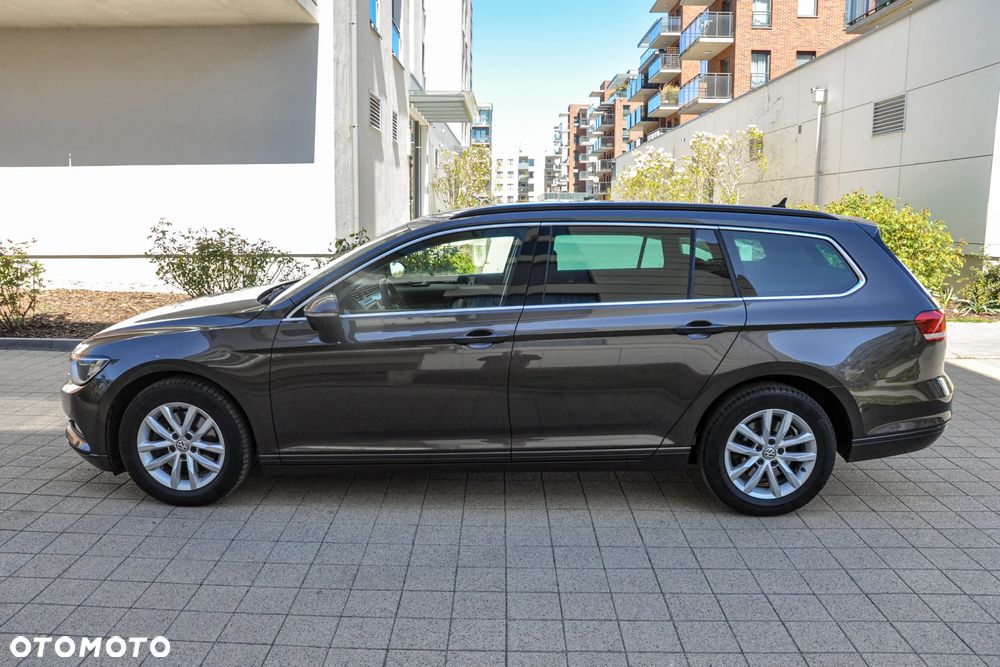 Volkswagen Passat - 2