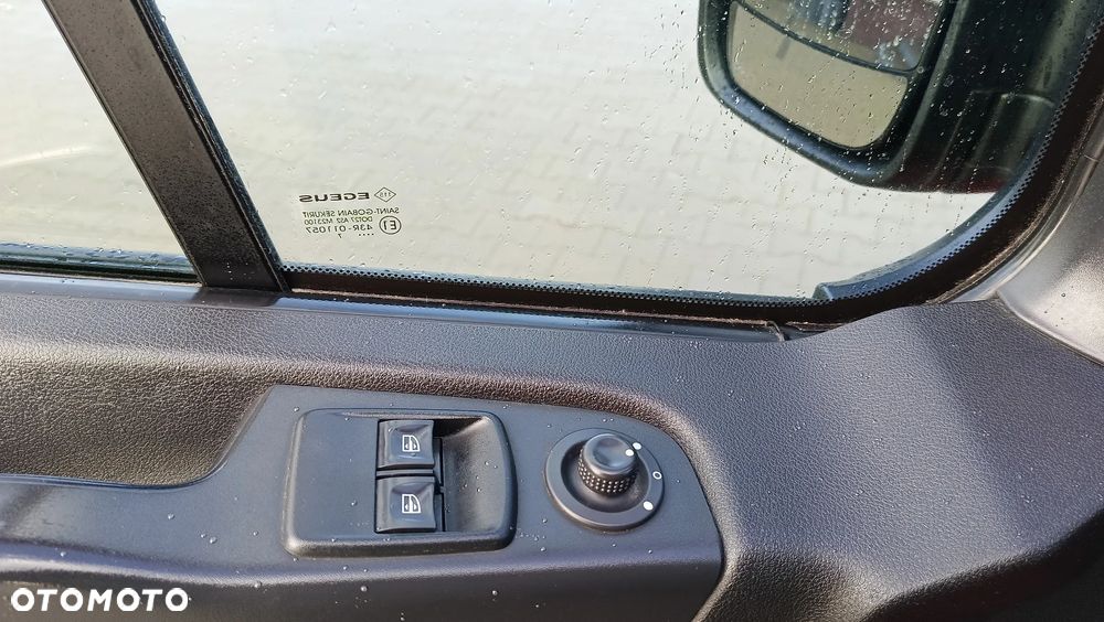 Opel VIVARO 1.6 CDTI 120 KM - 19