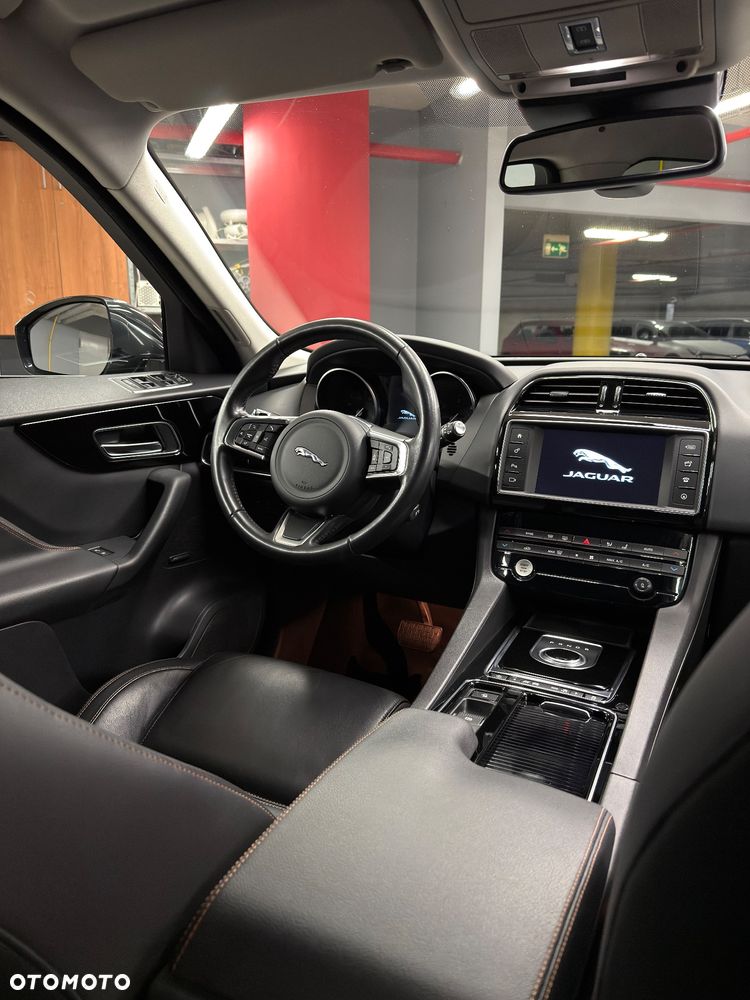 Jaguar F-Pace 2.0 i4D AWD Prestige - 10