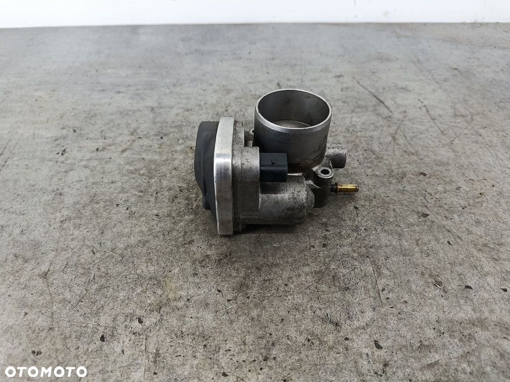 PRZEPUSTNICA RENAULT CLIO III 8200190230  8200171134-B VDO SIEMENS 1.6 16V - 1