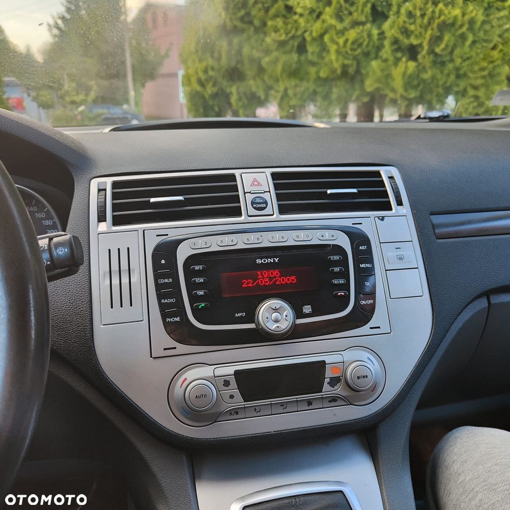 Ford Kuga 2.0 TDCi 2x4 Trend - 4