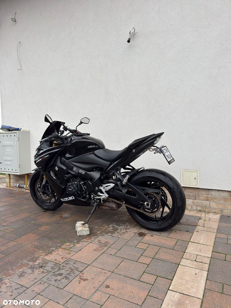Suzuki GSX 1000 - 2