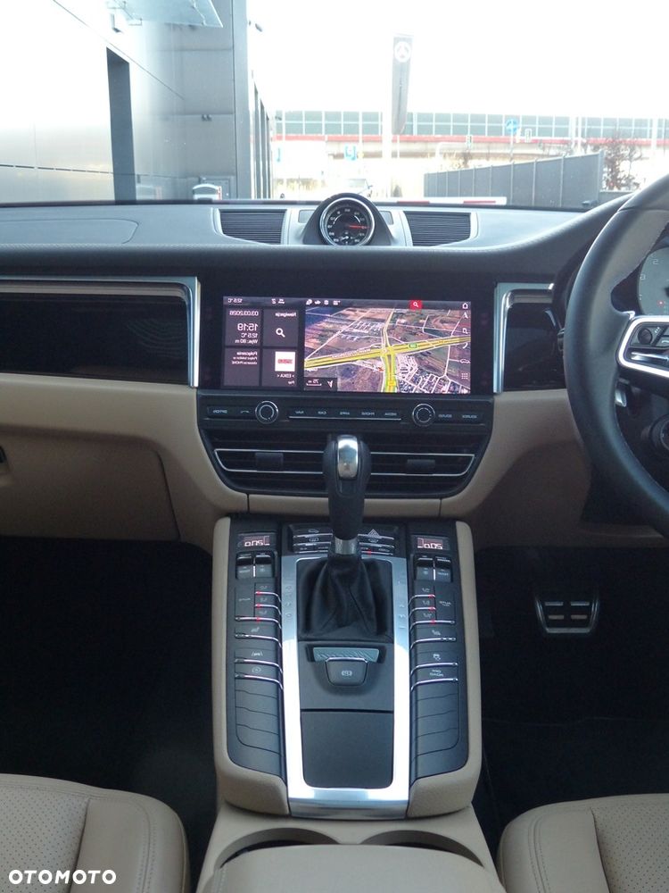 Porsche Macan - 25