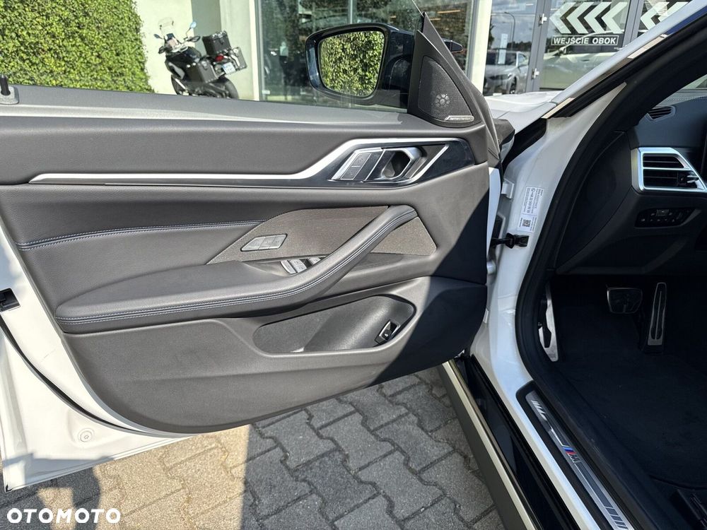 BMW Seria 4 M440i xDrive mHEV sport - 13