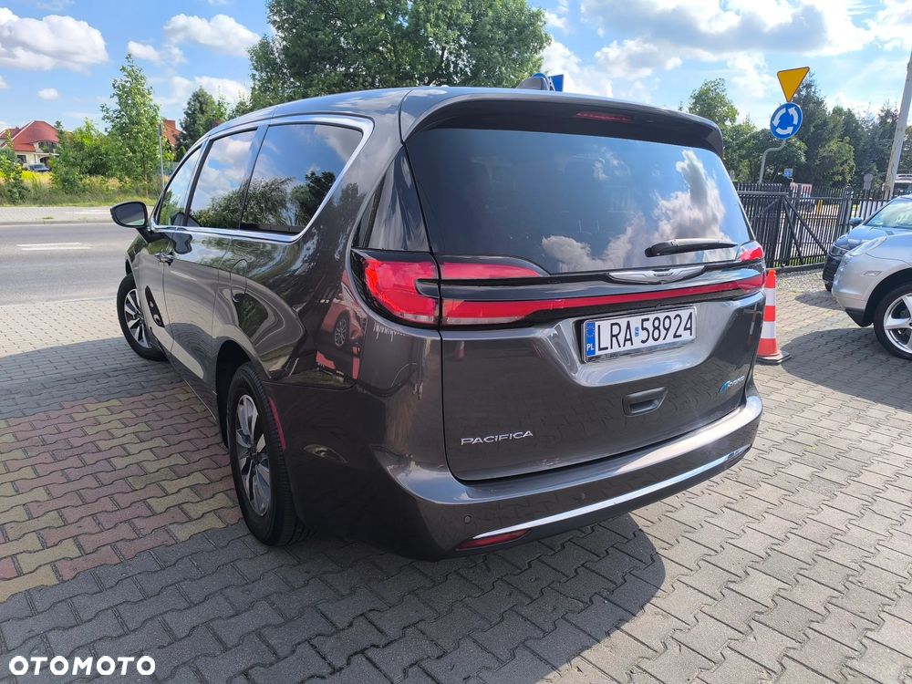 Chrysler Pacifica - 33