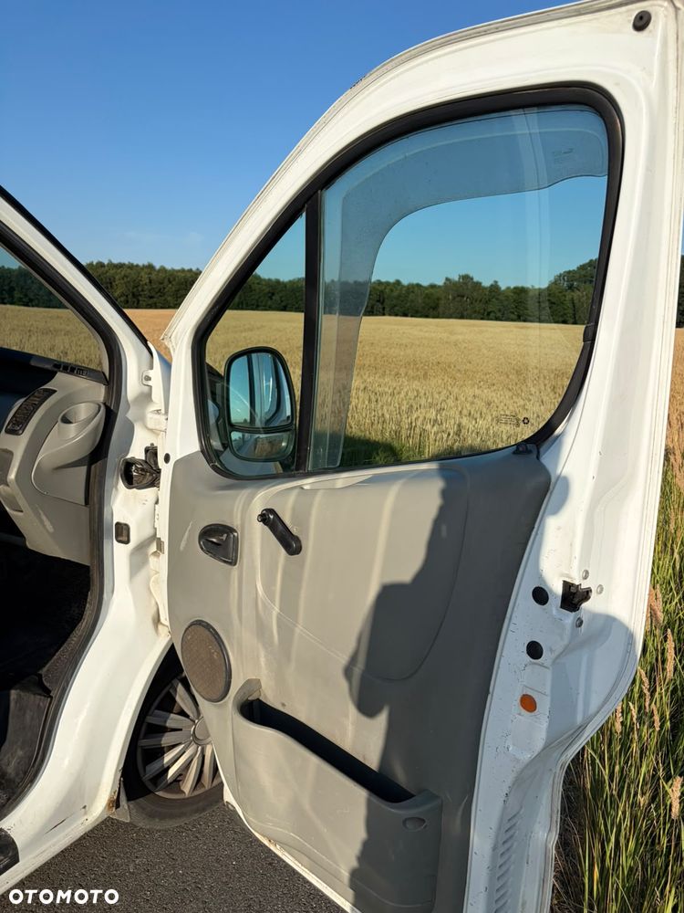Renault Trafic Passenger - 8