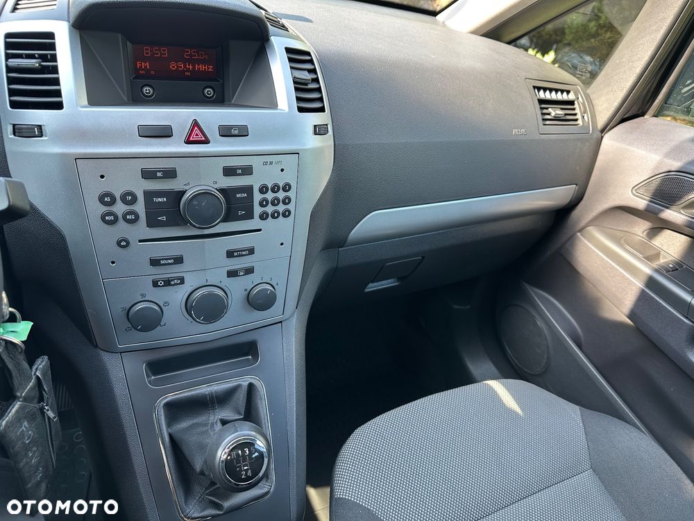 Opel Zafira - 8
