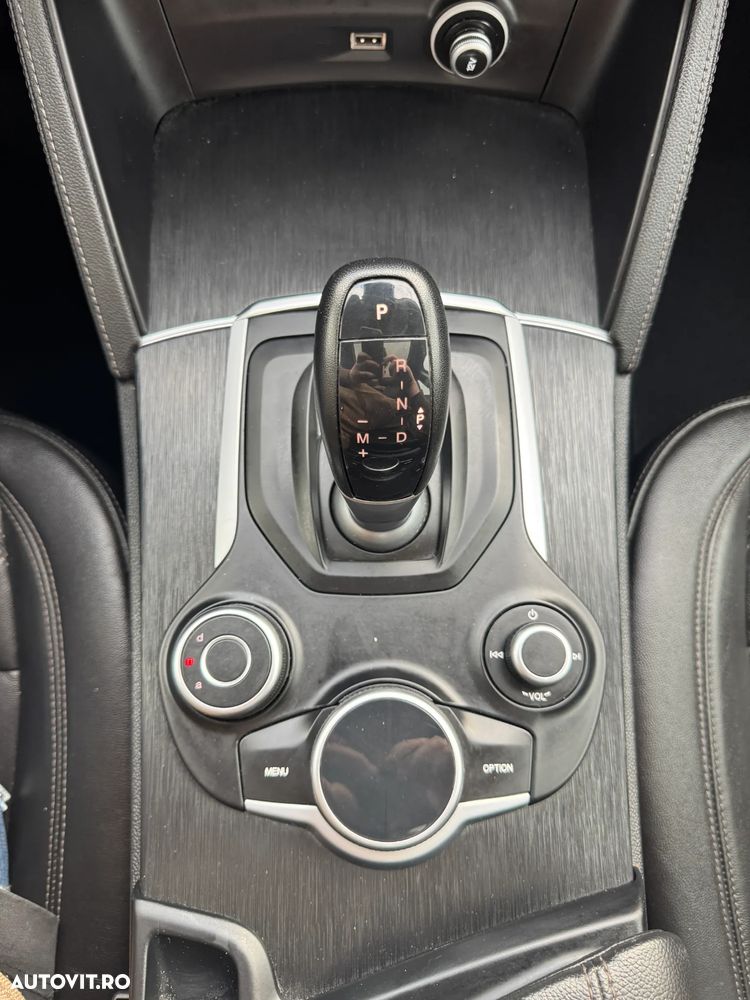 Alfa Romeo Stelvio 2.2 16V AT8 Q4 Lusso Ti - 13