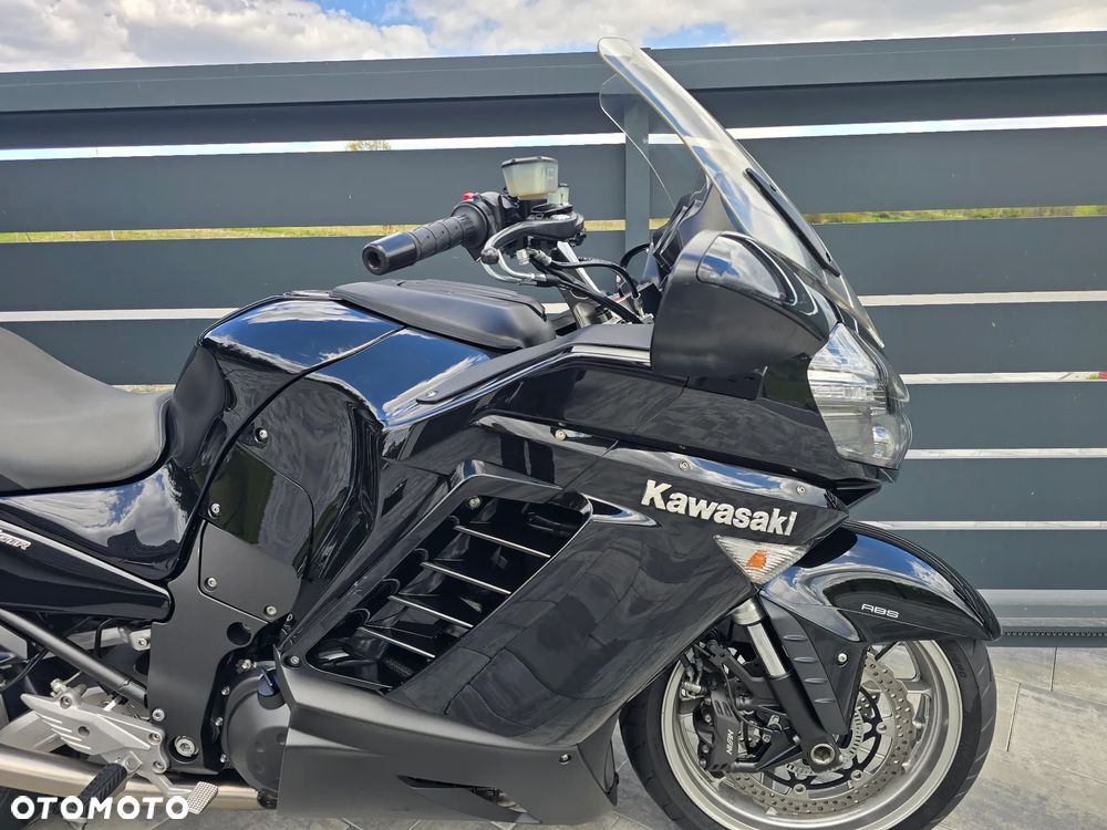 Kawasaki GTR - 11