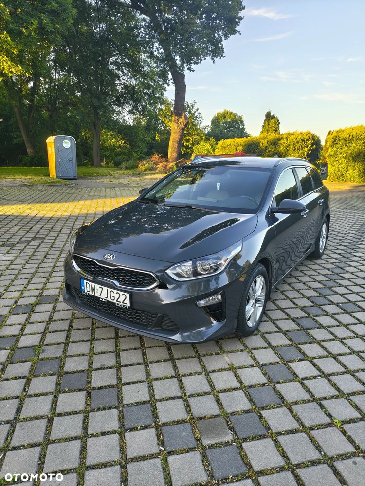 Kia Ceed 1.6 CRDi mHEV L Business Line - 1