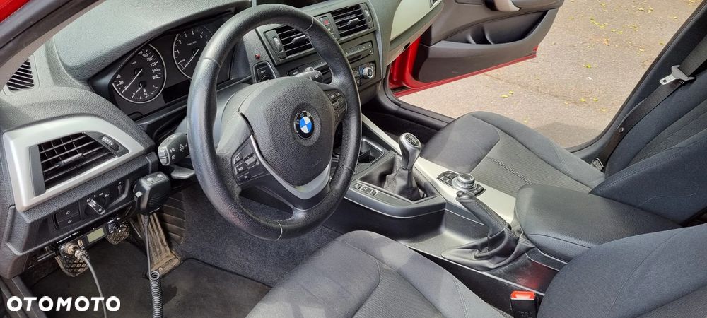 BMW Seria 1 116i - 17