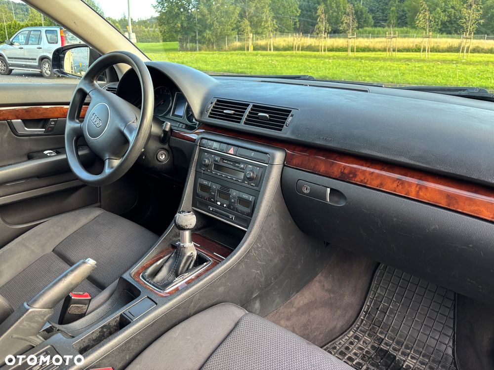 Audi A4 Limousine - 16