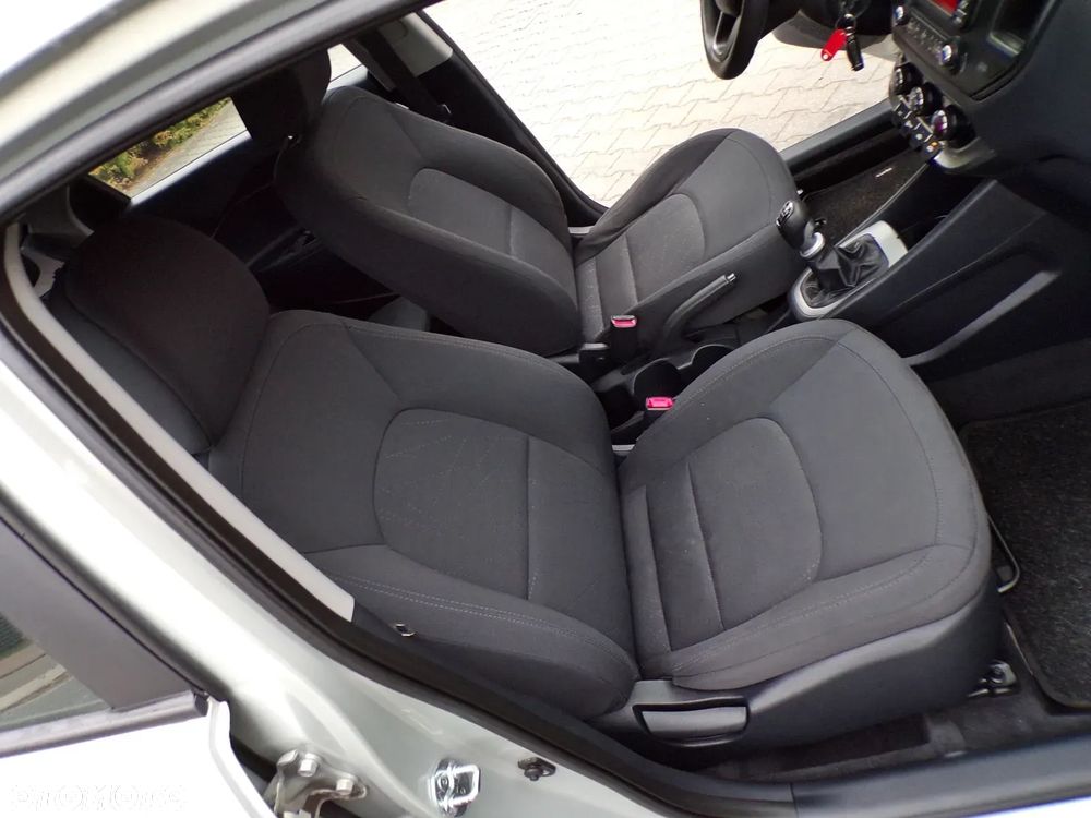 Kia Rio 1.1 CRDI Attract - 26