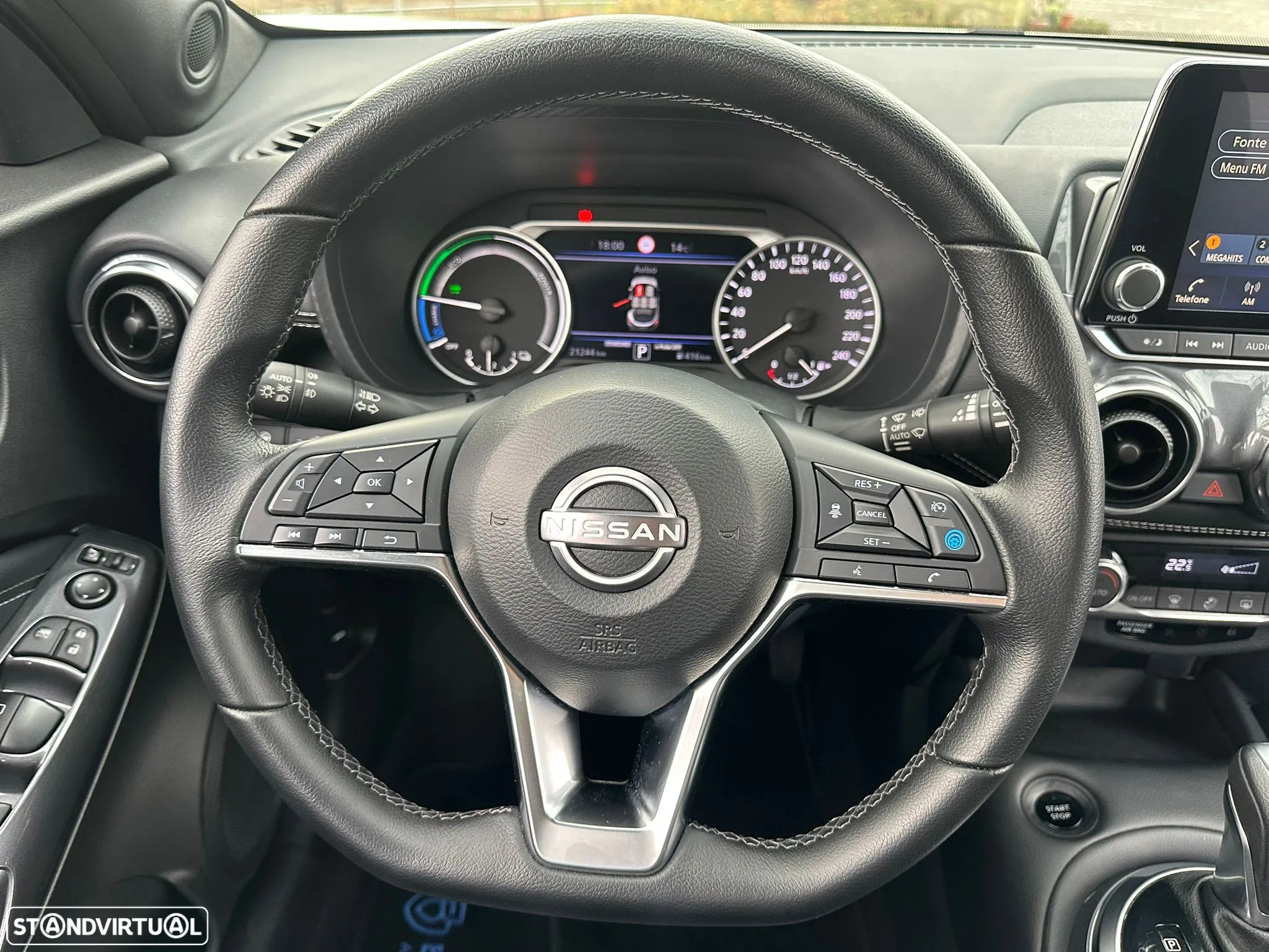 Nissan Juke 1.6 Hybrid Tekna TwoTone T - 30