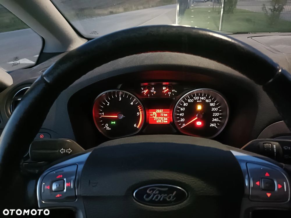 Ford S-Max - 8