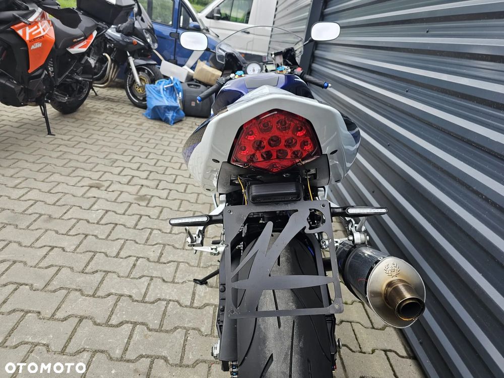 Suzuki GSX-R - 22