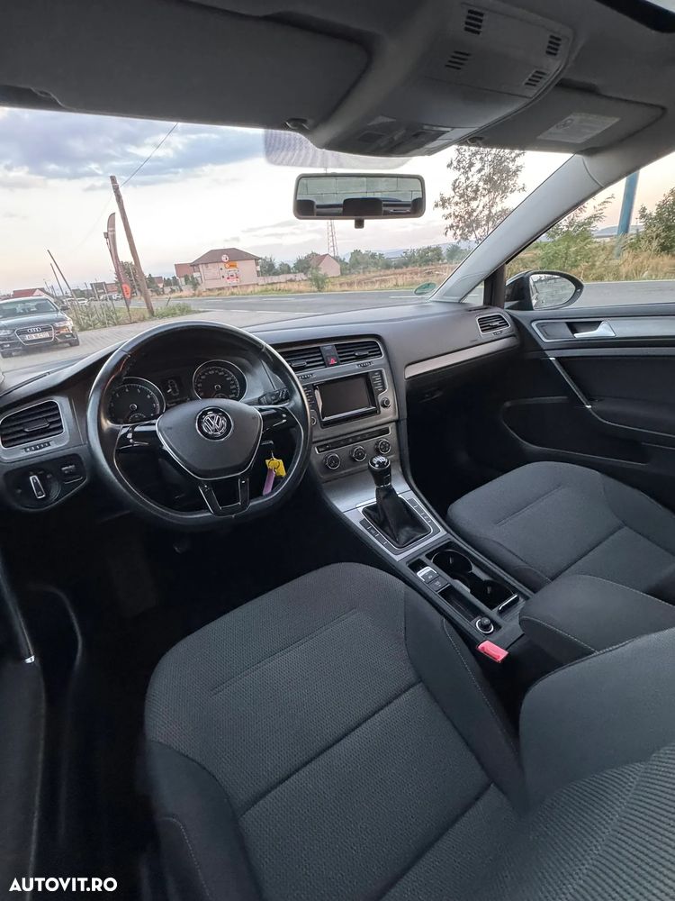 Volkswagen Golf - 9
