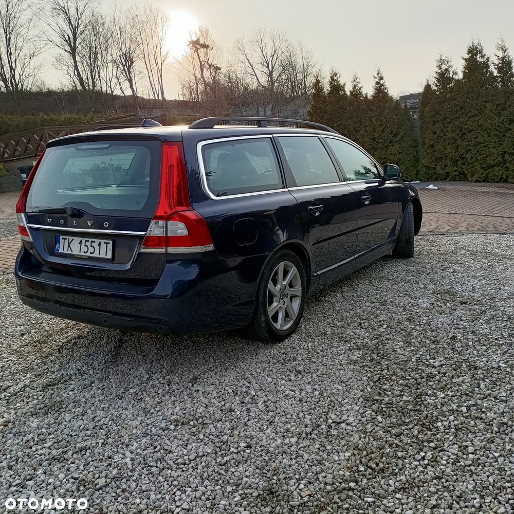 Volvo V70 D2 Black Edition - 5