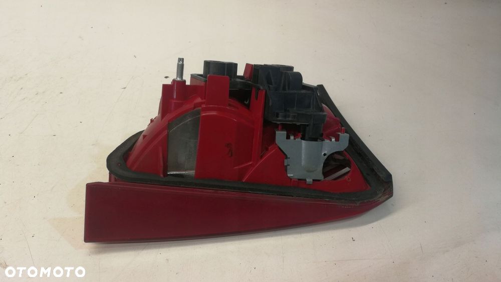 LAMPA LEWY TYŁ W KLAPE AUDI A4 B8 SEDAN 8K5945093D - 4