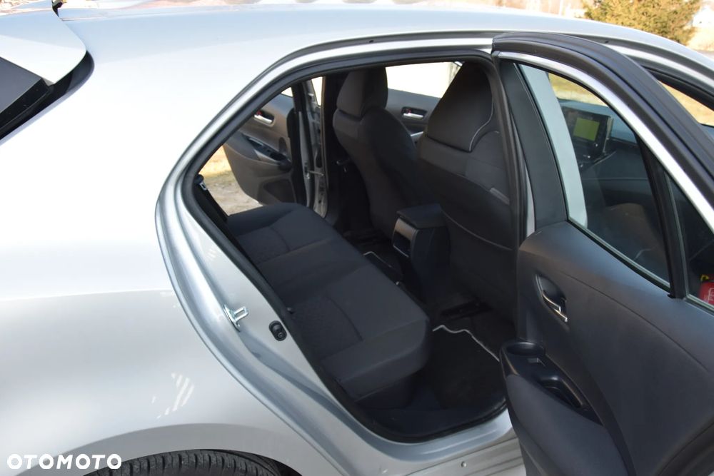 Toyota Corolla 1.8 Business Edition - 18