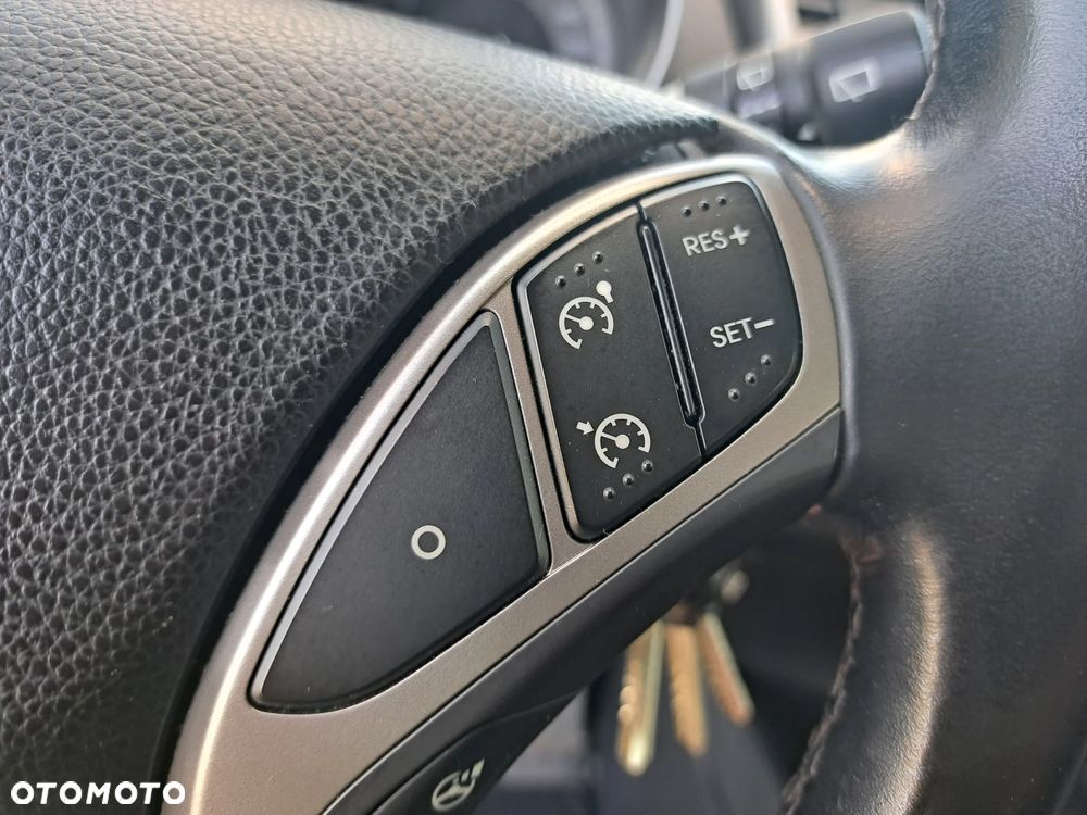 Hyundai i30 1.6 Comfort - 13