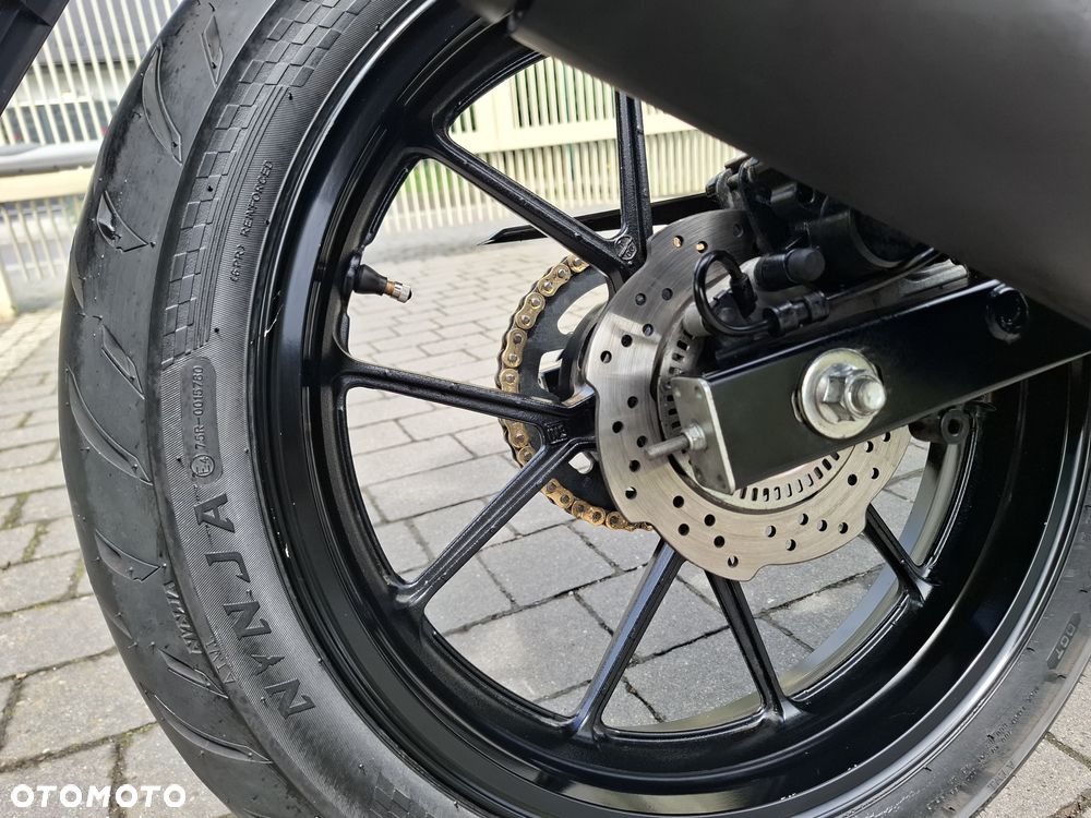 Suzuki GSX - 10