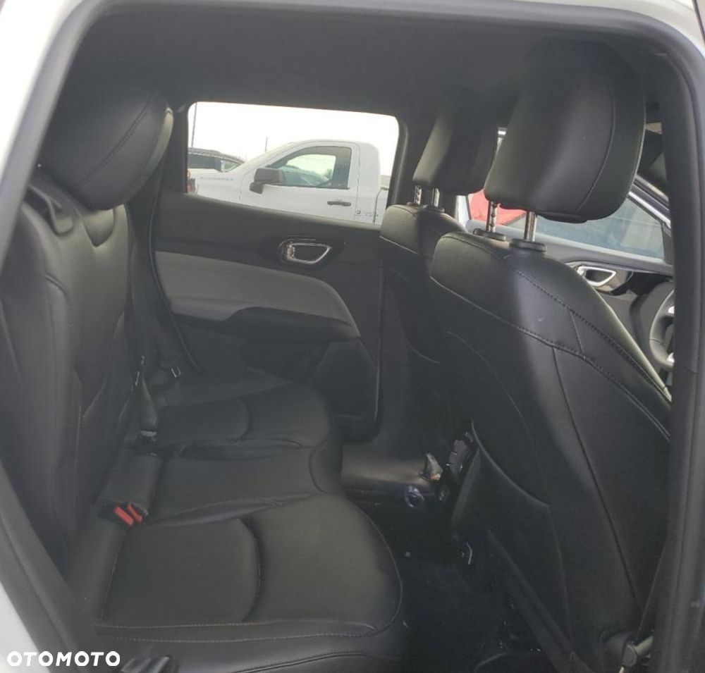 Jeep Compass - 11