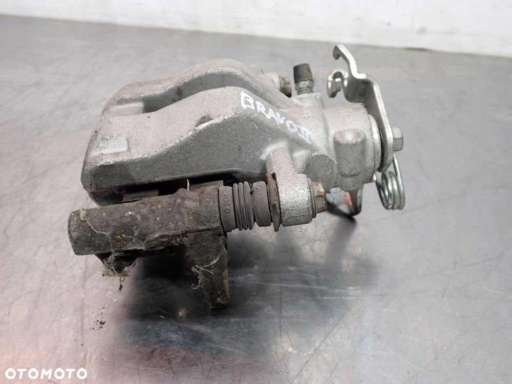 ZACISK HAMULCA LEWY TYŁ FIAT BRAVO II - 3