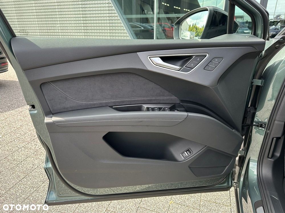 Audi Q4 e-tron - 12