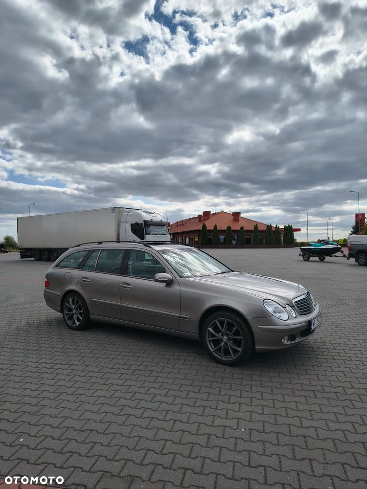 Mercedes-Benz Klasa E 200 Kompressor T Classic - 3