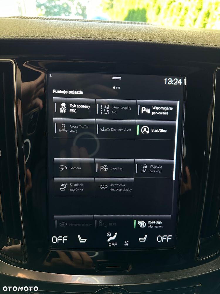 Volvo V60 D4 R-Design - 38