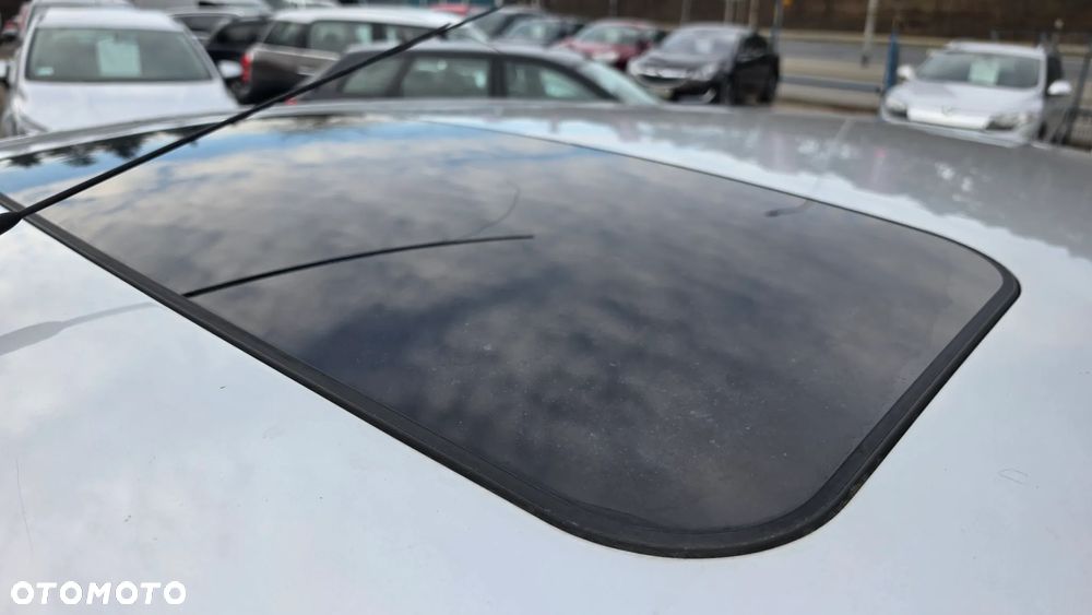 Ford Focus 1.6 Ghia - 24