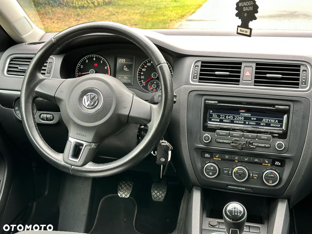Volkswagen Jetta 1.2 TSI BlueMotion Technology Comfortline - 27