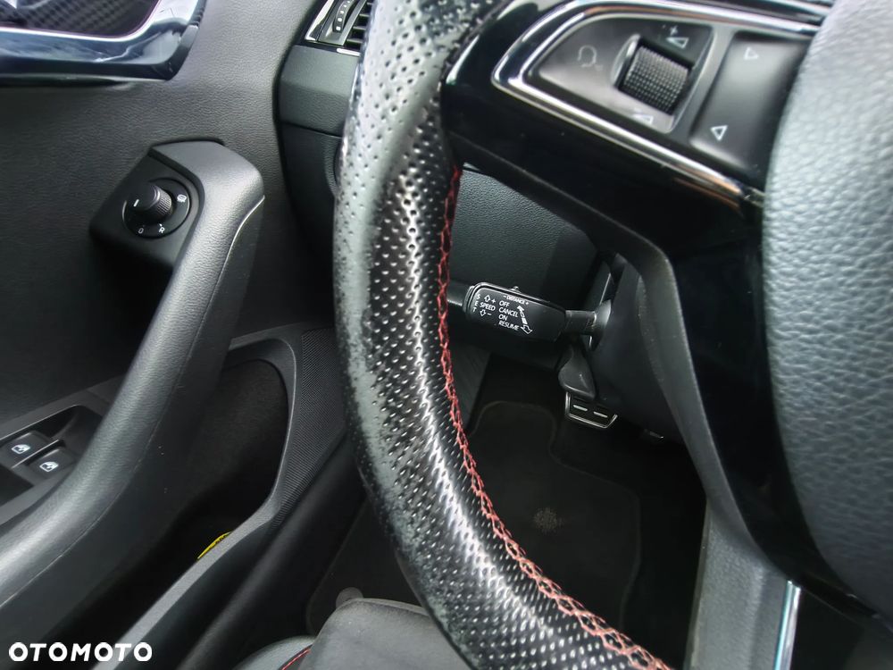 Skoda Octavia 2.0 TDI DSG RS - 20