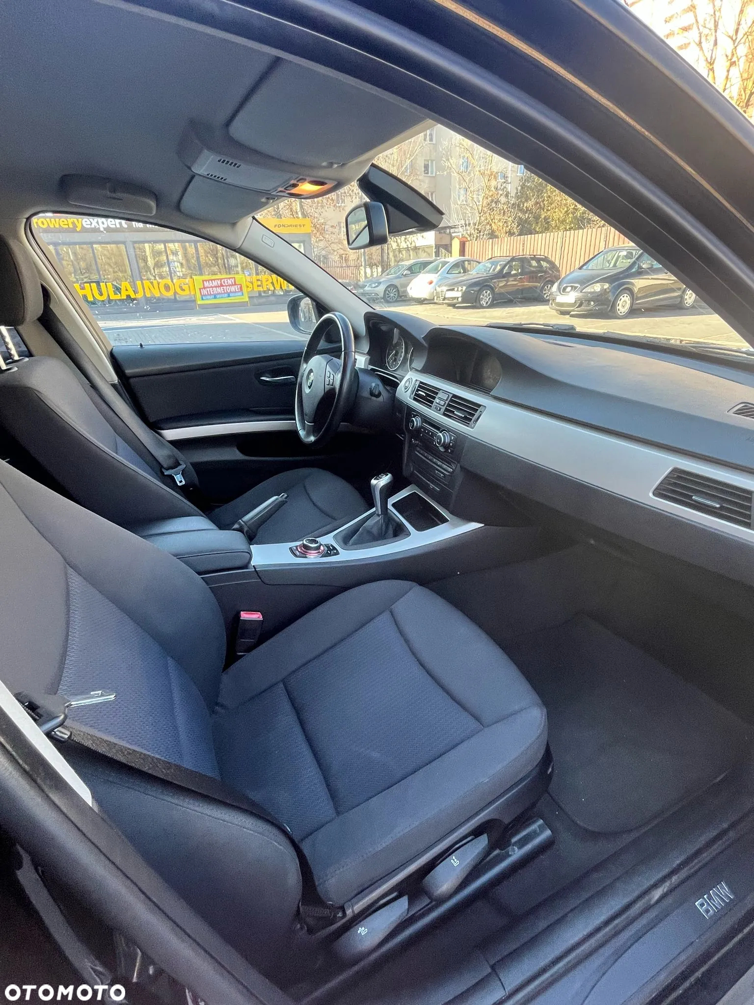 BMW Seria 3 318i Touring - 16