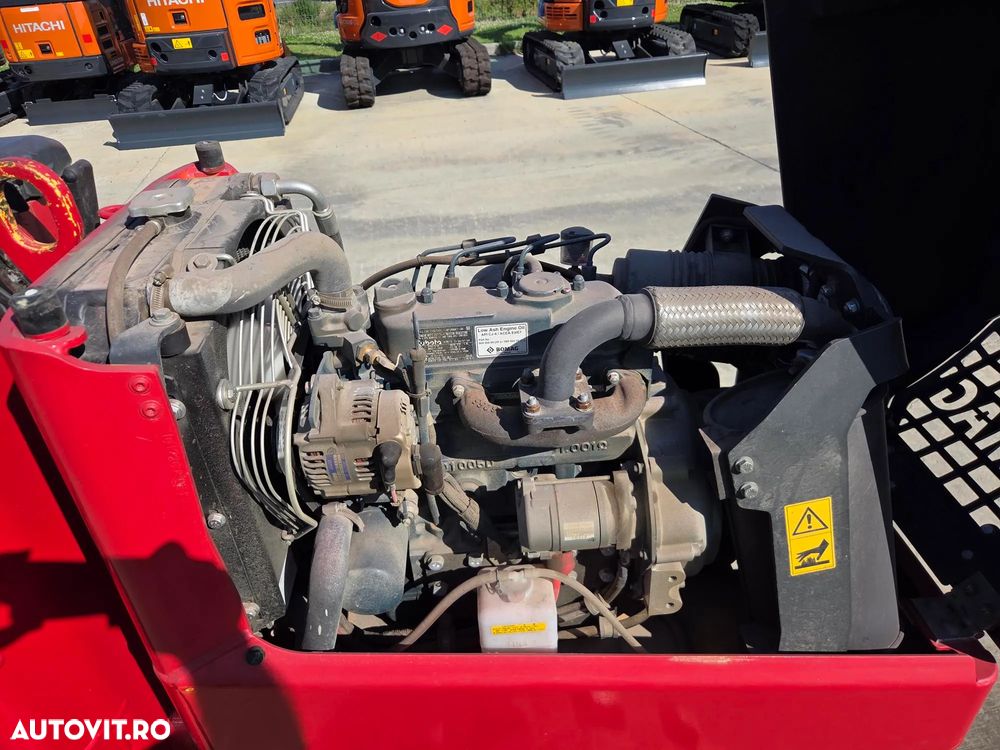 Bomag BOMAG 850, PICIOR DE OAIE, RADIOCOMANDA, latime tambur 0,8m, Masa operationala 1,5t, lungime 2m, motor Kubota 20CP, posibilitate leasing 4 ani, CA NOU-PROMOTIE 20.900 EUR+tva - 18