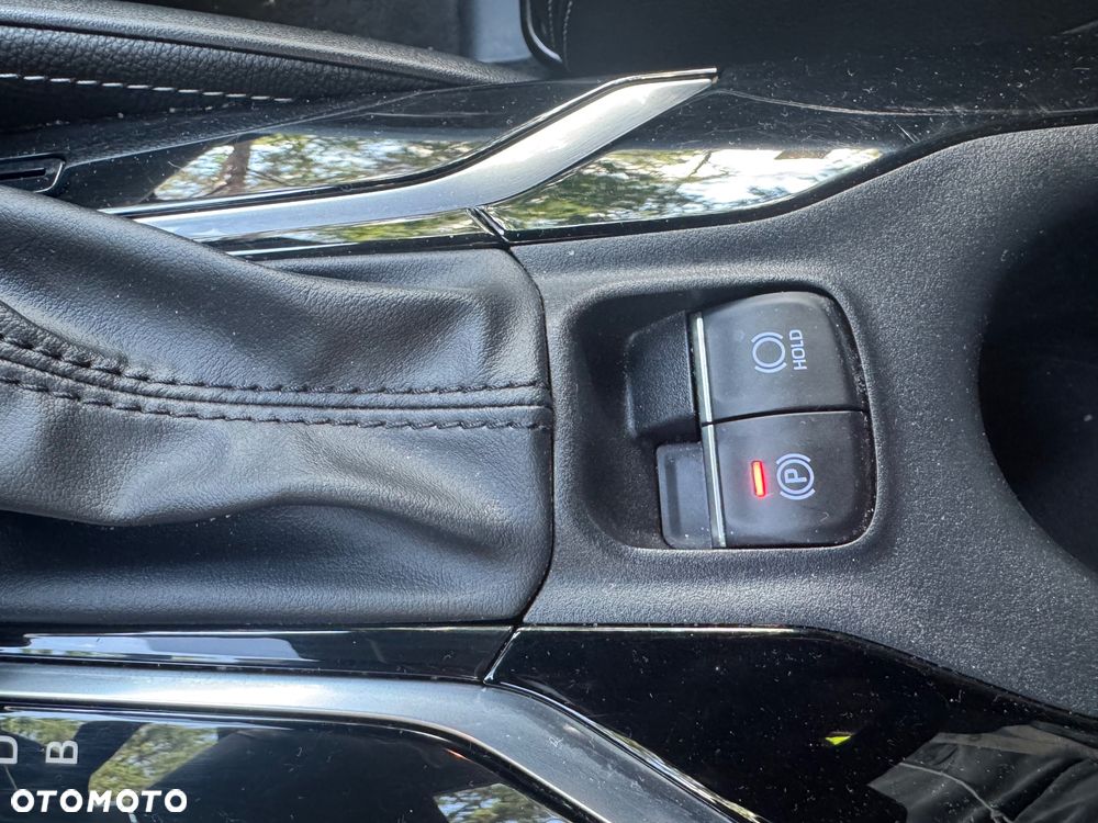 Toyota Corolla 1.8 Hybrid Executive - 24