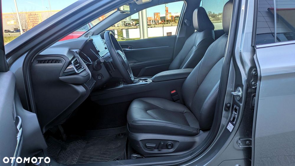 Toyota Camry 2.5 Hybrid Executive CVT - 8