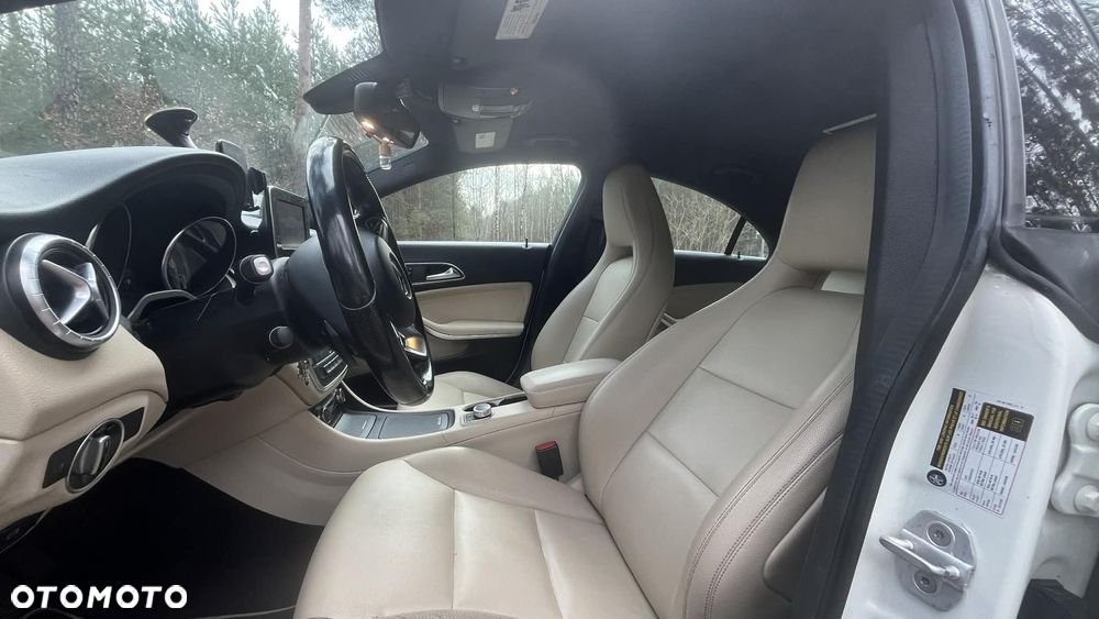 Mercedes-Benz CLA 250 4-Matic - 16