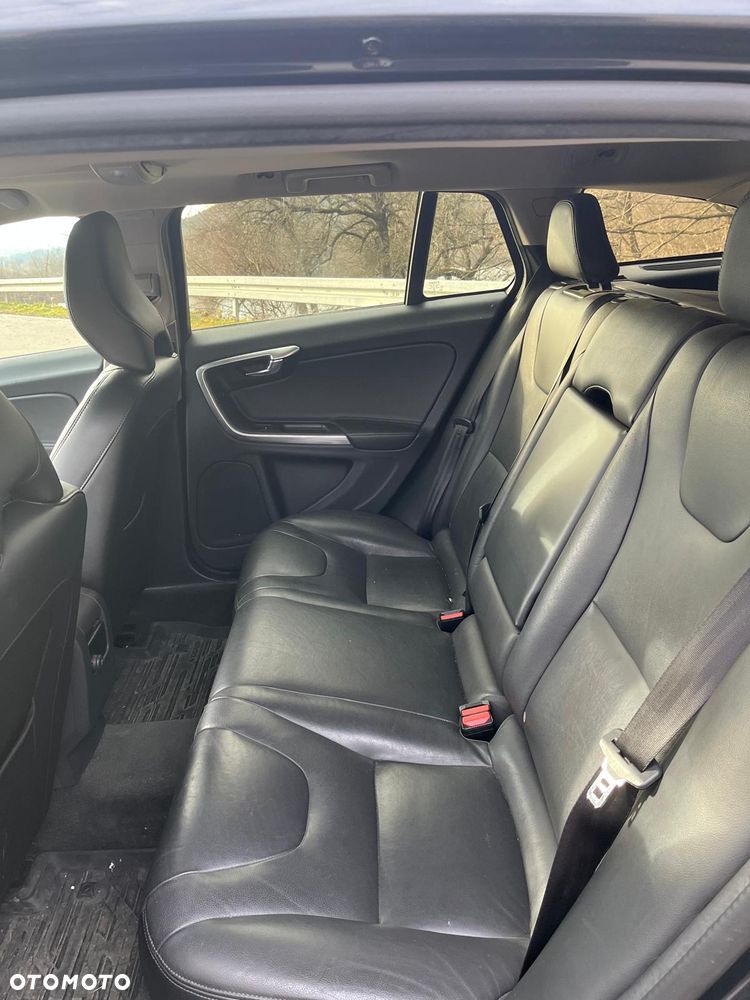 Volvo V60 Cross Country D4 AWD Geartronic Summum - 12