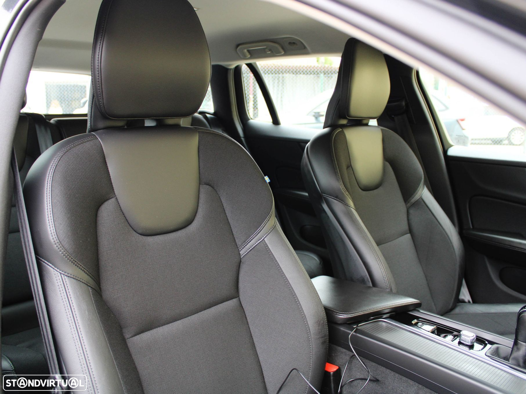 Volvo V60 2.0 D3 Momentum - 57