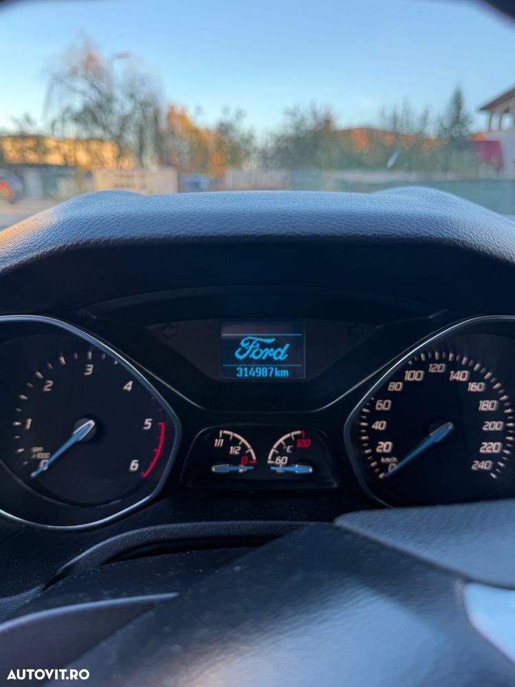 Ford Focus 1.6 TDCi DPF SYNC Edition - 8