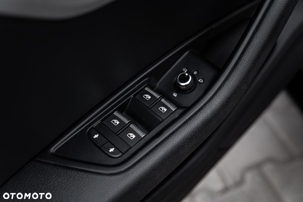 Audi A4 Limousine - 13