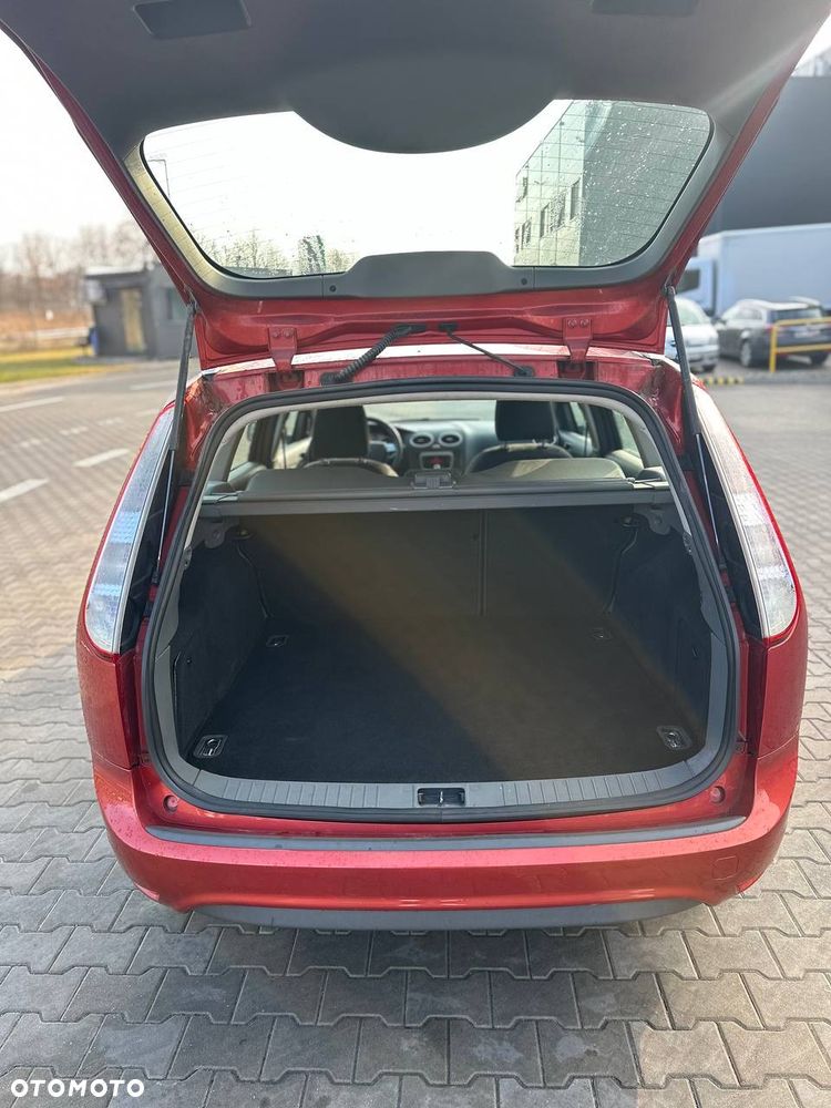 Ford Focus 1.6 Ti-VCT Ghia - 11