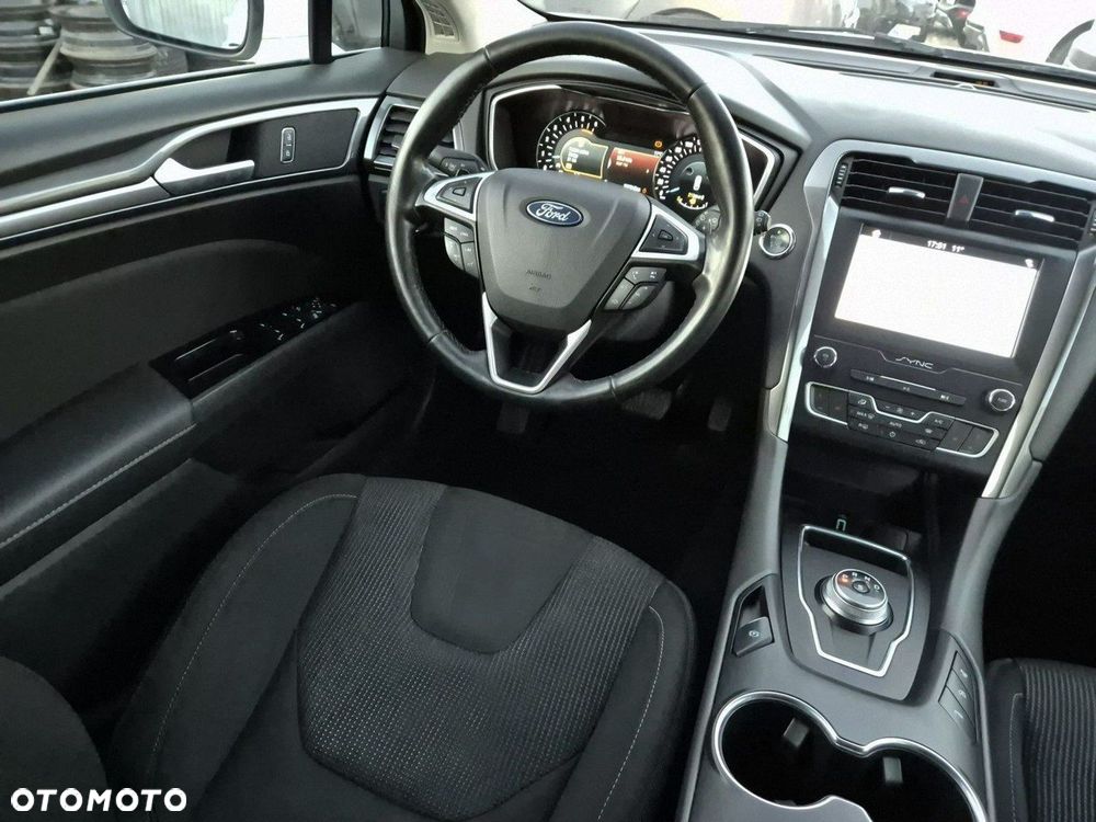Ford Mondeo - 22